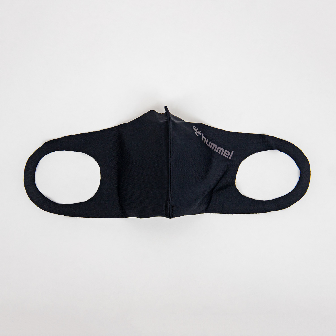 呼吸しやすいスポーツ用マスクがリニューアル！ | hummel Official Web Site