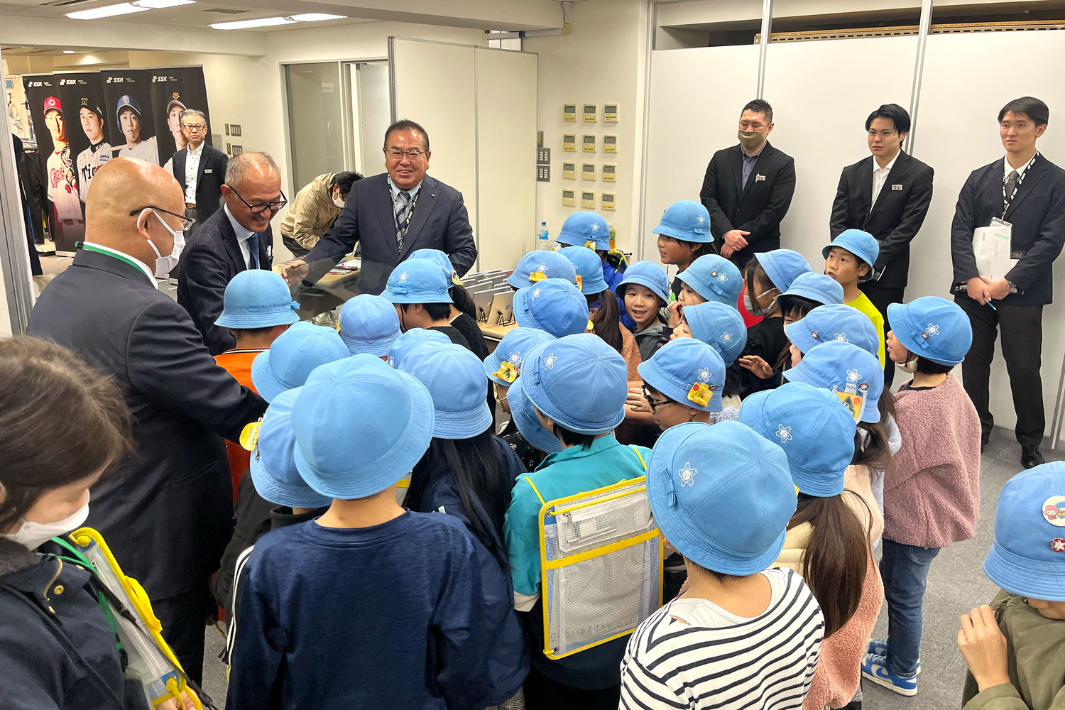 地元小学生がSSKを訪問、生活科授業でモノづくりを学習